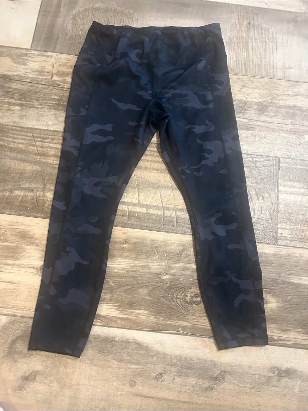 Women’s Avia Black Camouflage Leggings size L